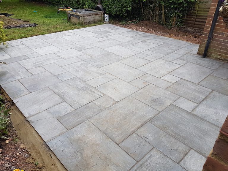 Natural stone patio, Farnham, project photo