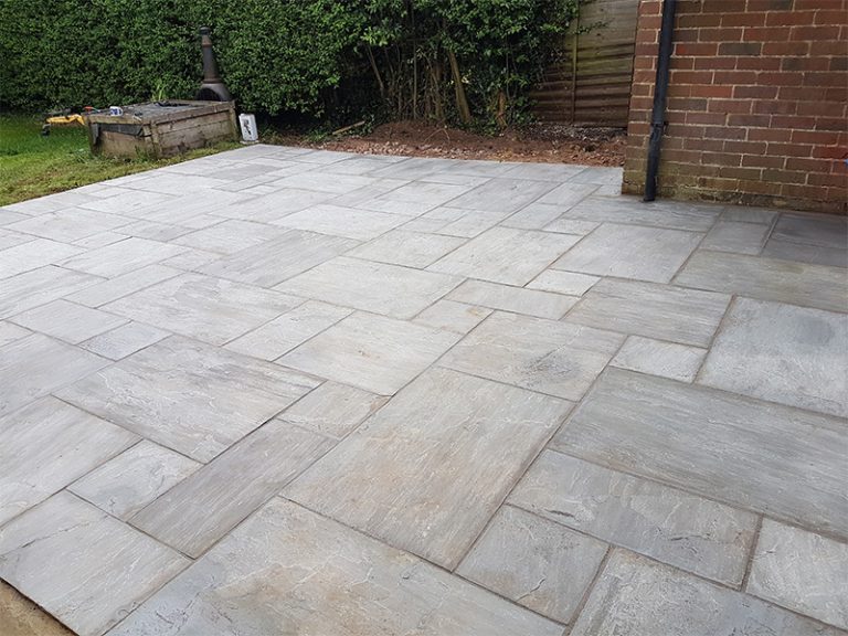 Natural stone patio, Farnham, project photo
