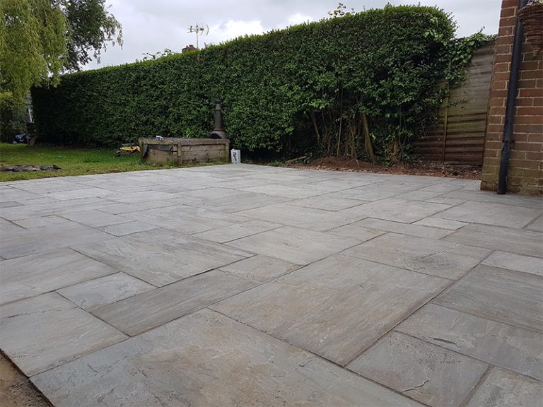 Natural stone patio, Farnham, project photo