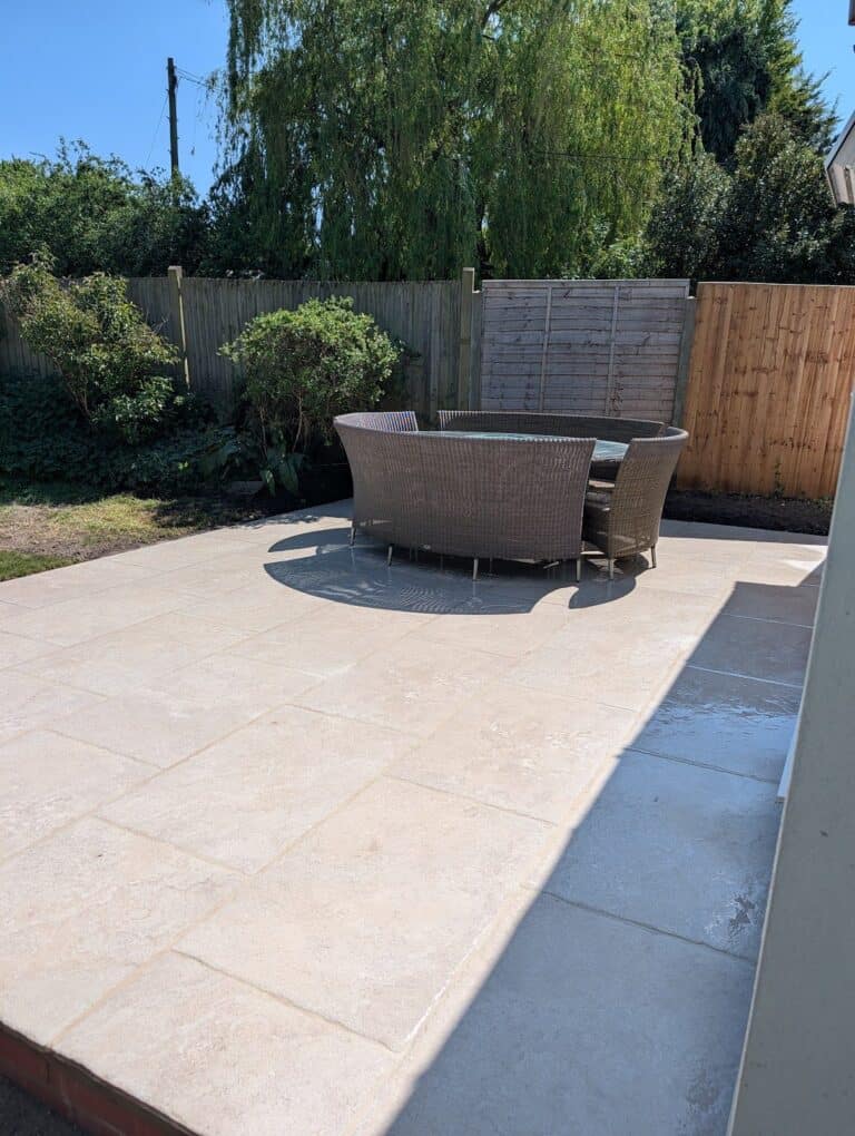 Porcelain patio, Tongham, project photo