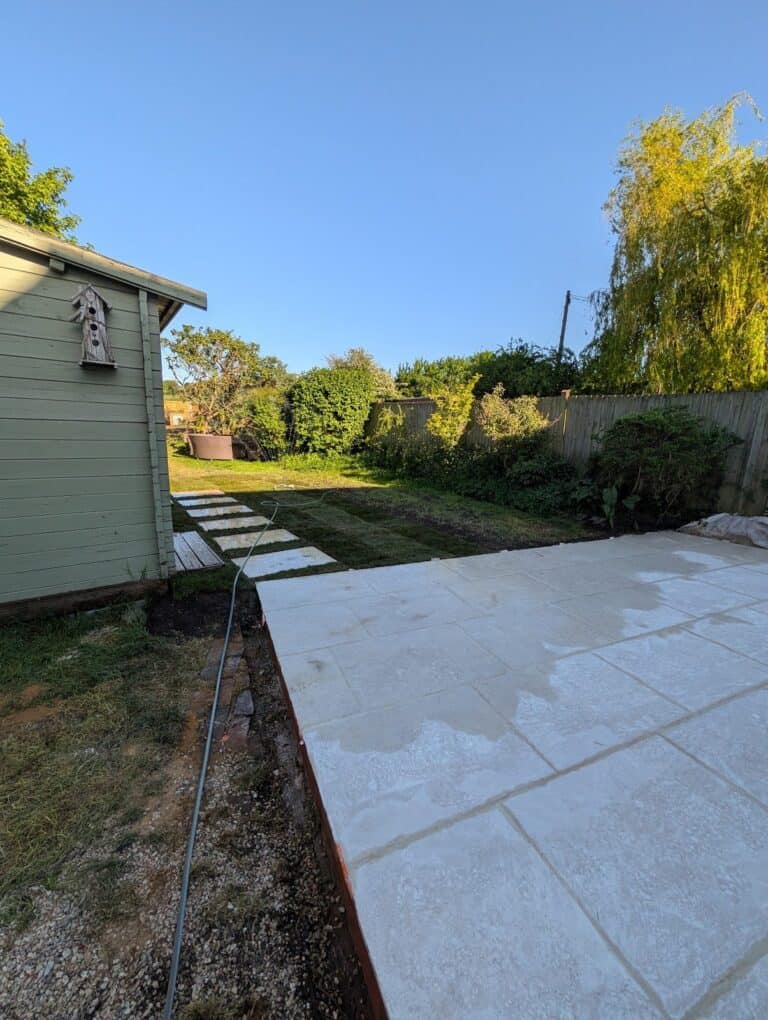 Porcelain patio, Tongham, project photo
